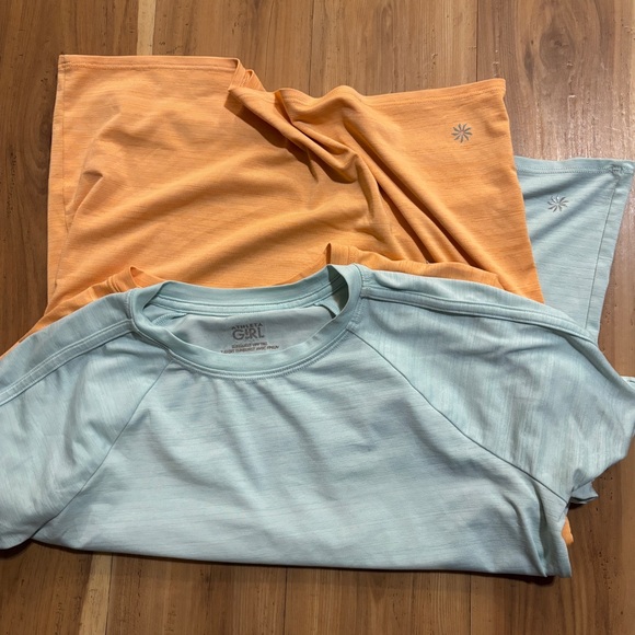 Set of Two Athleta Girl Sunburst T-Shirts in Orange and Light Blue - Picture 4 of 4